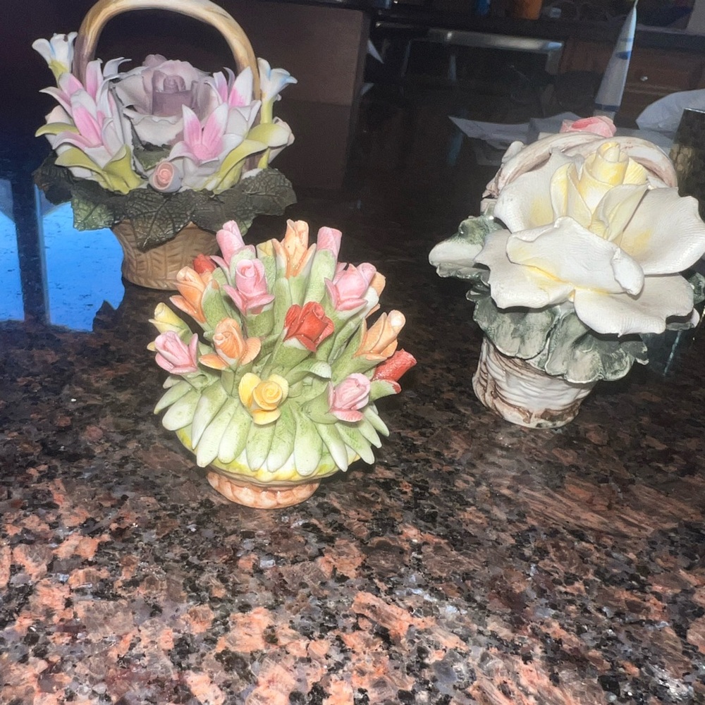 Small porcelain flower basket